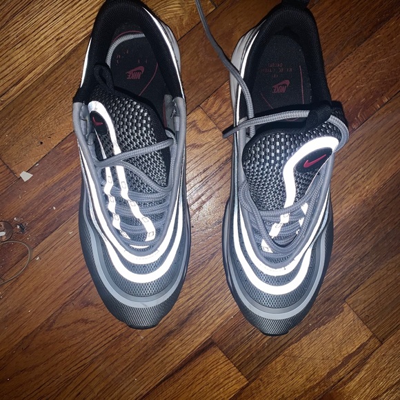 Silver and red 95’s - Picture 3 of 3